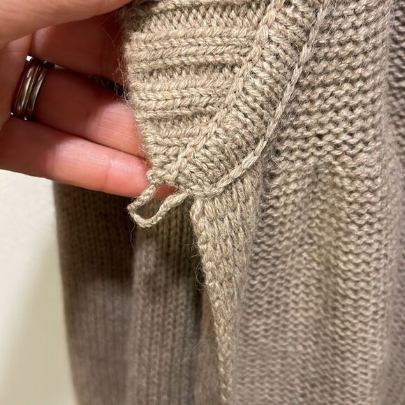 Vince woman’s tan long sweater. It is missing a tie and a button - Picture 5 of 10